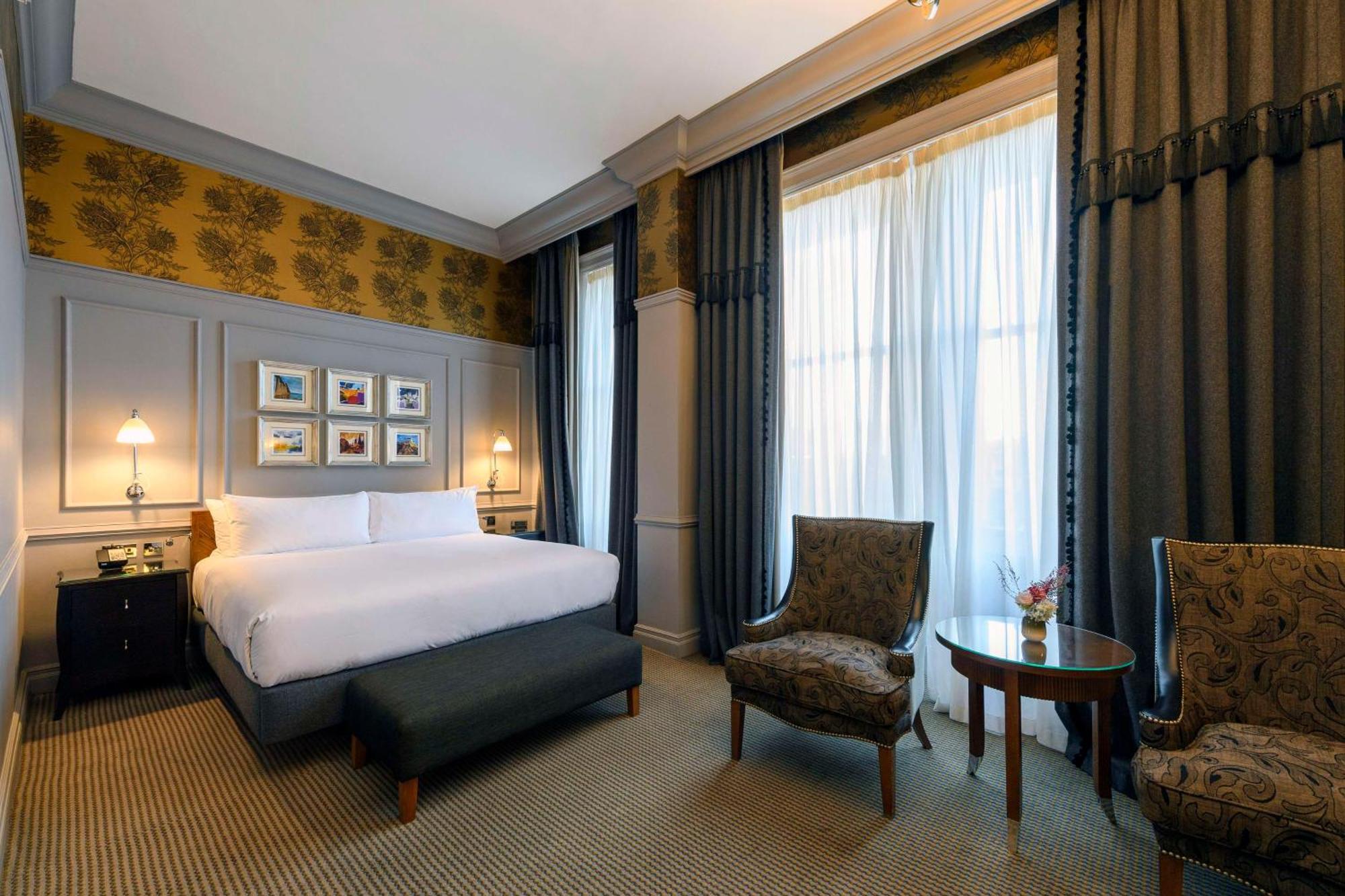 The Caledonian Edinburgh, Curio Collection By Hilton Hotel Екстериор снимка A bedroom at the hotel