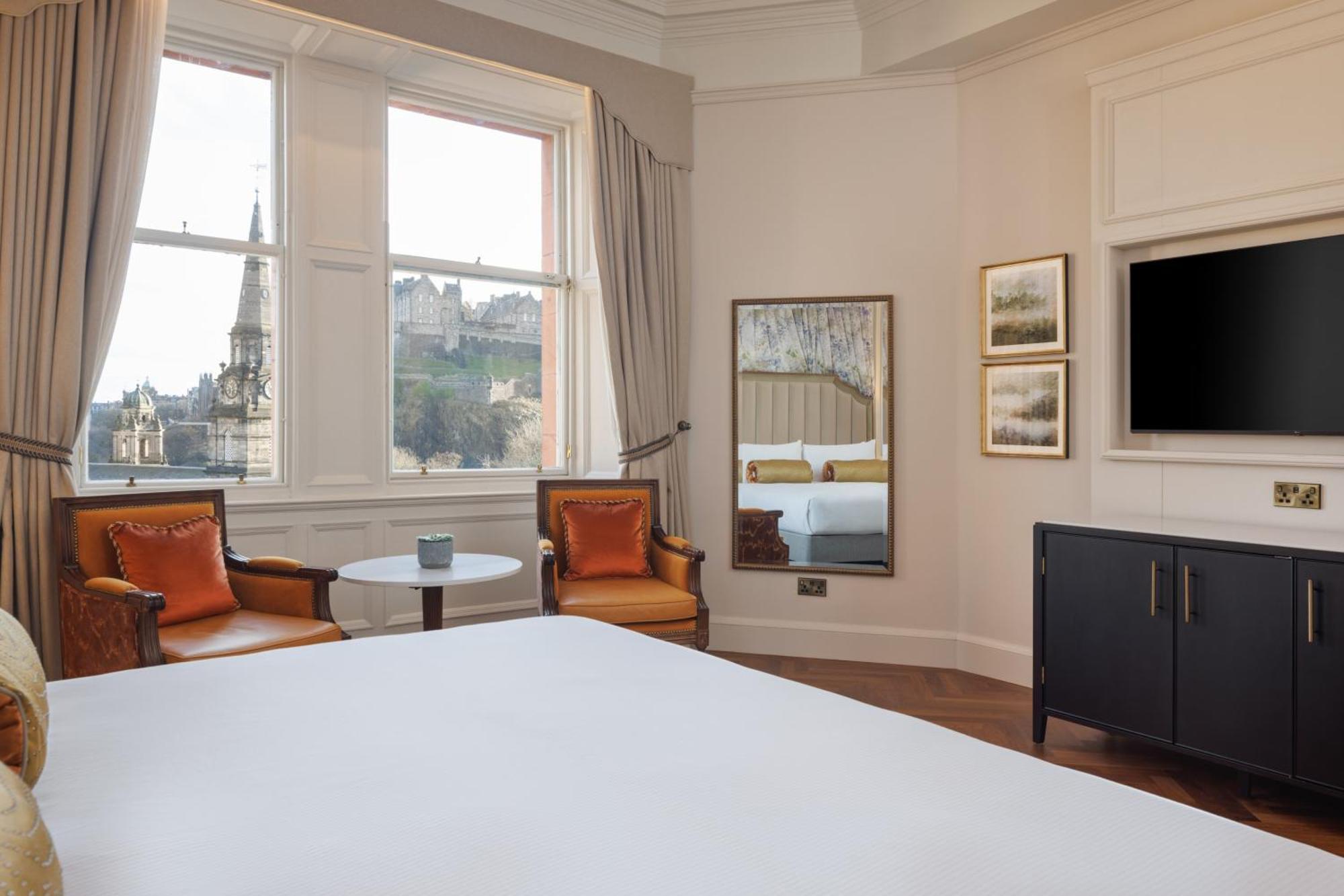 The Caledonian Edinburgh, Curio Collection By Hilton Hotel Екстериор снимка A bedroom at the hotel